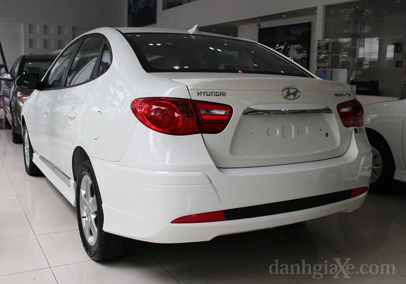 Hyundai Avante  Chinar Auto Transport